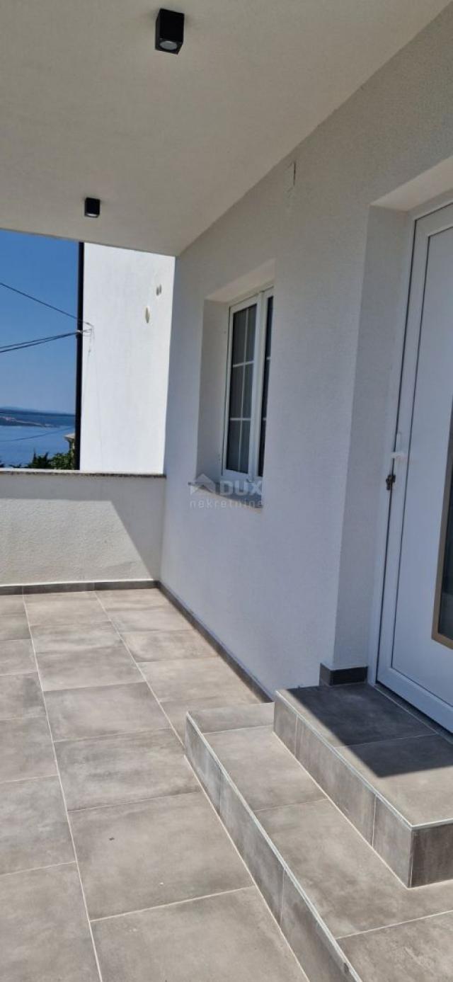 CRIKVENICA - Studio-Apartment in einem neuen Gebäude mit Terrasse und Parkplatz