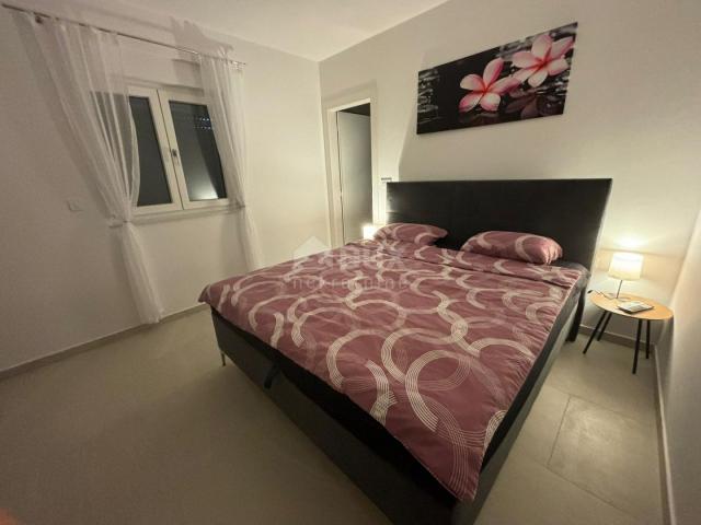 ZADAR, PRIVLAKA - Penthouse 130 m vom Meer entfernt