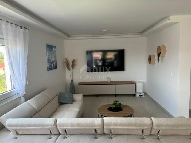 ZADAR, PRIVLAKA - Penthouse na 130m od mora