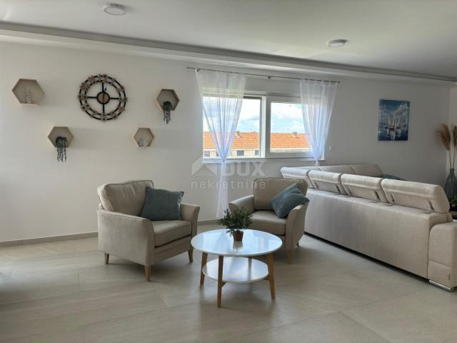 ZADAR, PRIVLAKA - Penthouse 130 m vom Meer entfernt