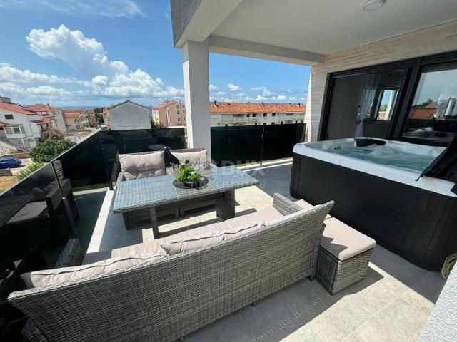 ZADAR, PRIVLAKA - Penthouse na 130m od mora