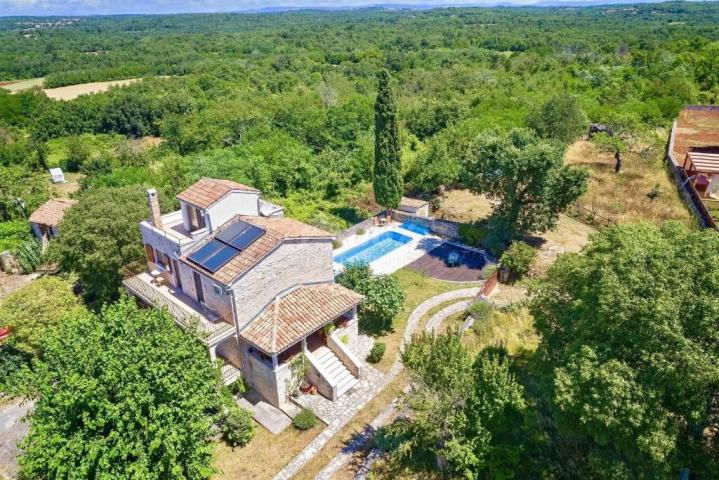 ISTRIEN, VIŠNJAN - Istrisches autochthones Haus mit Swimmingpool und Meerblick