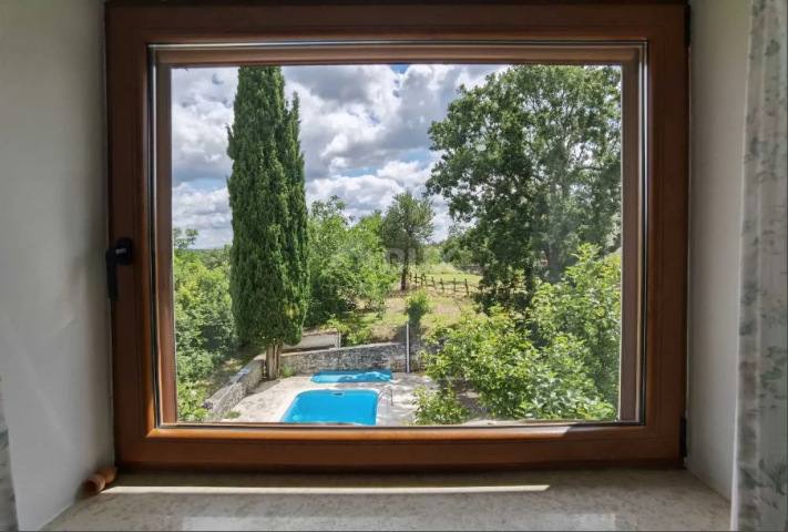 ISTRIEN, VIŠNJAN - Istrisches autochthones Haus mit Swimmingpool und Meerblick