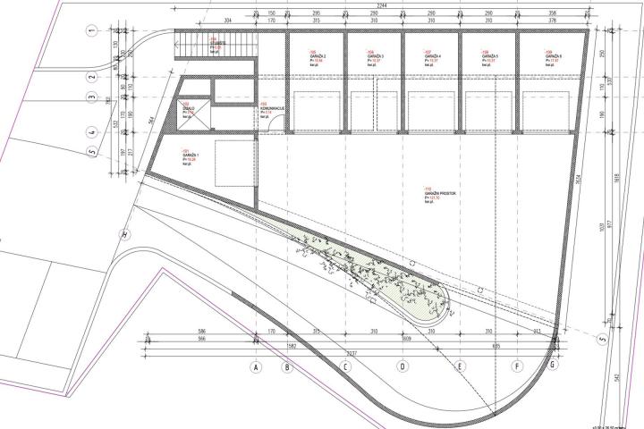 Lovran, građevinsko zemljište površine 778m2 za villu s tri stana, drugi red do mora