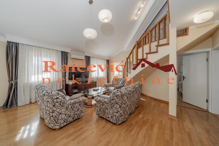 SAVSKI VENAC DEDINJE 135m2 , T , 375000e