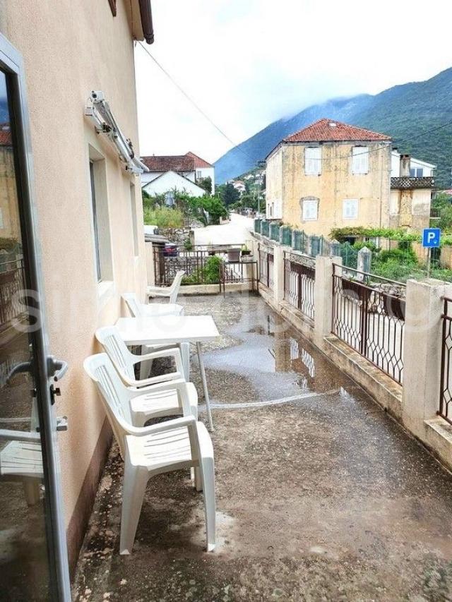 Apartmanska kuća na mirnoj lokaciji, Pelješac