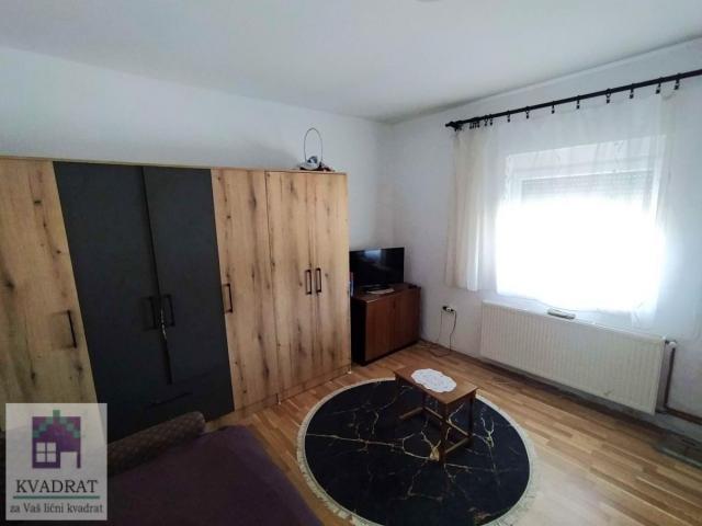 Kuća sa poslovnim prostorom 220 m², 13 ari, Ub, Lončanik –88000 €