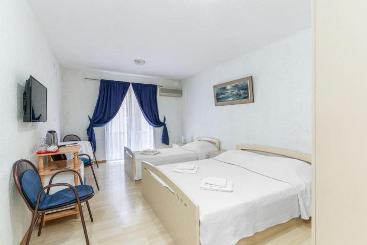 Mini hotel u centru Budve sa visokim prihodima i velikim potencijalom