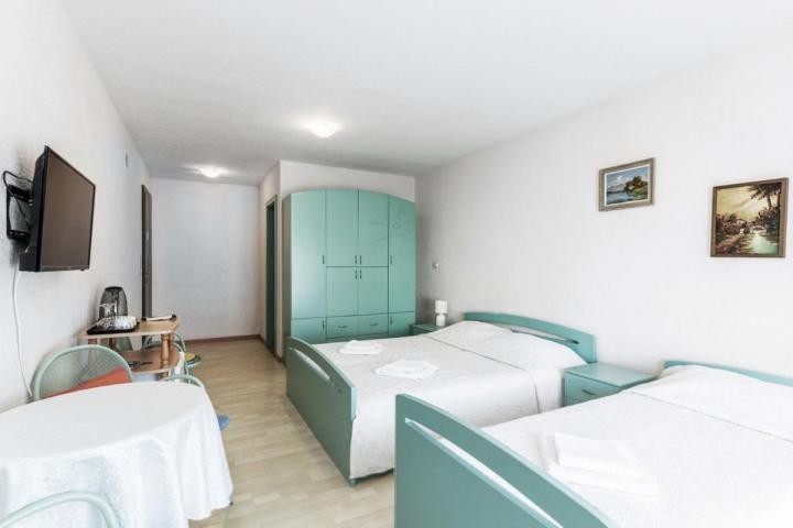 Mini hotel u centru Budve sa visokim prihodima i velikim potencijalom