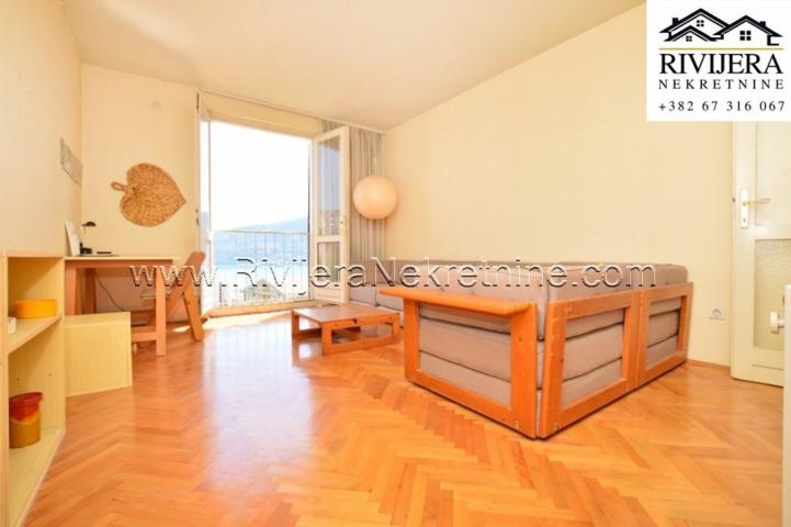  One-bedroom apartment with a great view of the sea, Topla 2, Herceg Novi