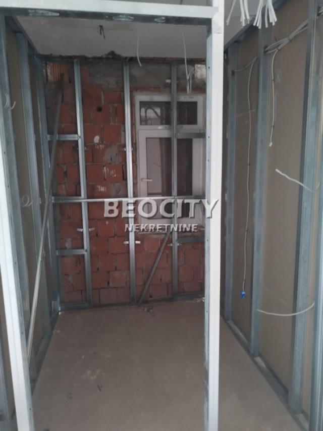 Voždovac, Banjica, Paunova, 3. 0, 70m2, 170000EUR