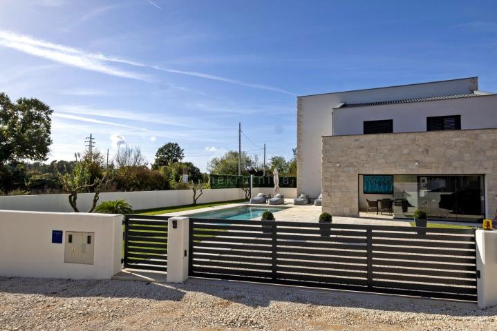 ISTRIA, SVETVINČENAT - House with swimming pool