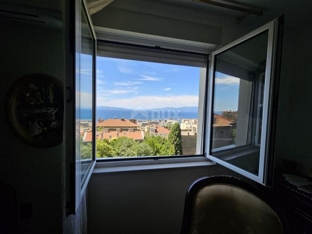 RIJEKA, BULEVARD - geräumige 2-Zimmer-Wohnung mit Meerblick