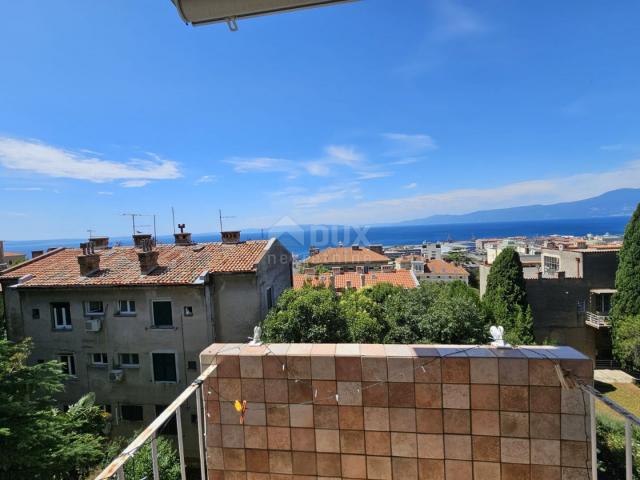 RIJEKA, BULEVARD - geräumige 2-Zimmer-Wohnung mit Meerblick