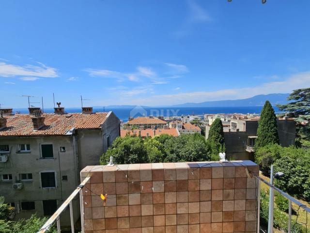 RIJEKA, BULEVARD - geräumige 2-Zimmer-Wohnung mit Meerblick