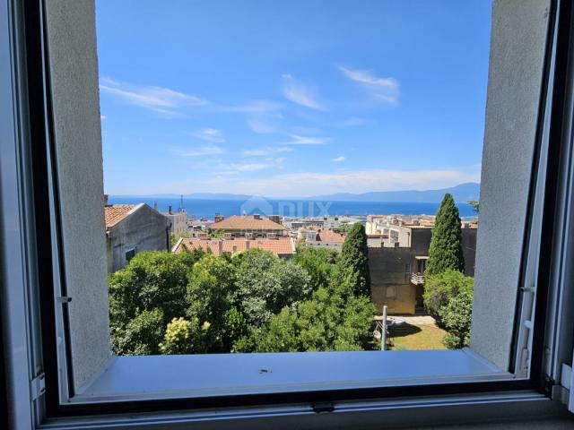 RIJEKA, BULEVARD - geräumige 2-Zimmer-Wohnung mit Meerblick