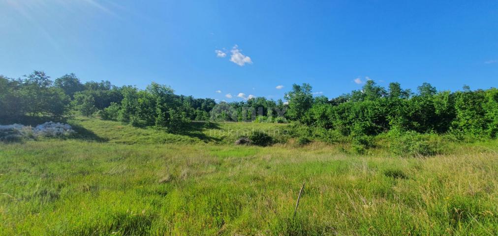 ISTRIA, LABIN - Land with construction permit, the last one in the settlement