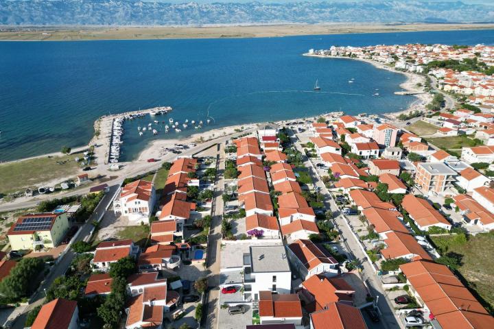 Zadar, Vir  moderna novogradnja,  s pogledom  na more i blizinom plaže 100 m,  NKP 165 m2