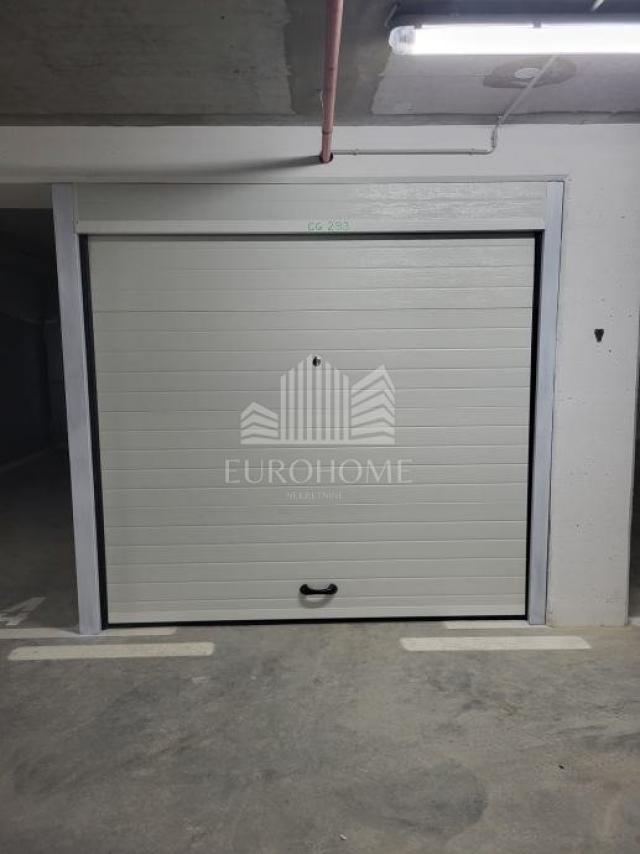 Garage Ferenščica, Peščenica - Žitnjak, 18m2