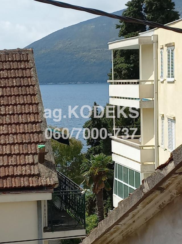 Haus: HERCEG NOVI 130 m², Keller + PR + 1, Hof 114 m² 360.000 € (2.770 €/m²)