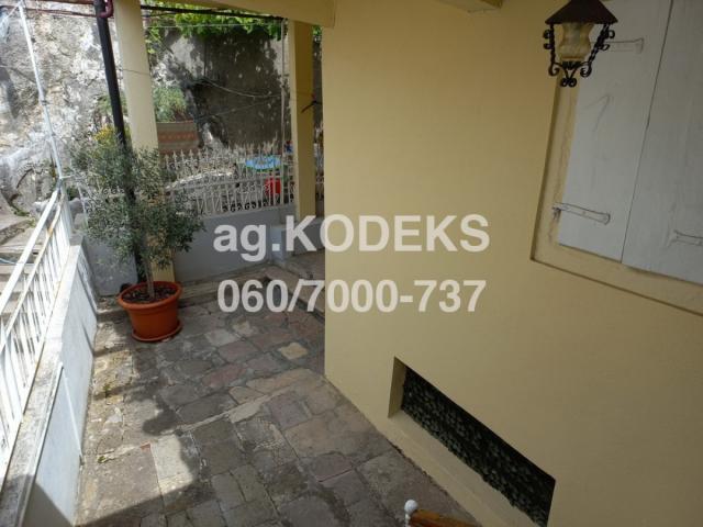 Haus: HERCEG NOVI 130 m², Keller + PR + 1, Hof 114 m² 360.000 € (2.770 €/m²)