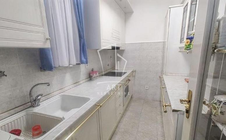 Centar, pešačka zona, mereno 140m2 ID#8256