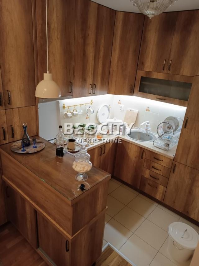 Novi Sad, Centar, Episkopa Visariona, 2. 0, 44m2, 600EUR