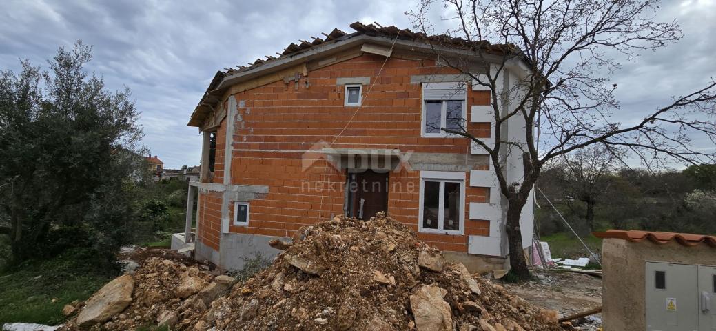 ISTRIEN, KRNICA - Haus mit Pool in Meeresnähe, mit großem Garten