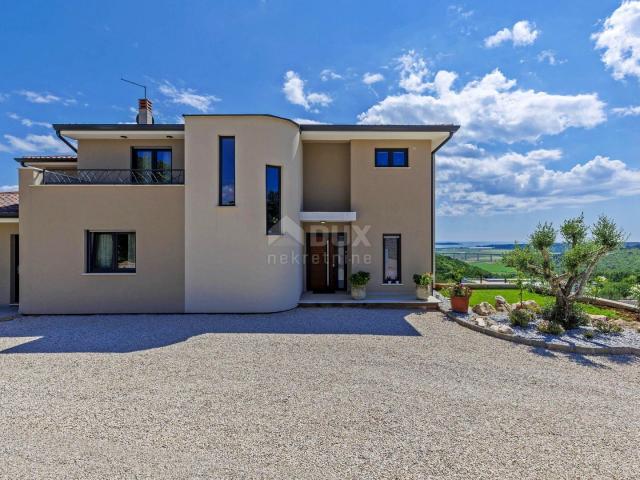 ISTRIA, BRTONIGLA - Villa with a panoramic view of the sea