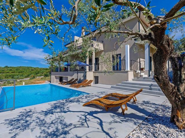 ISTRIA, BRTONIGLA - Villa with a panoramic view of the sea