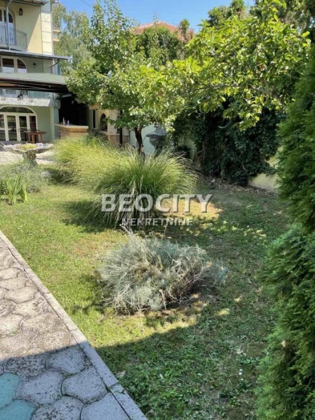 Novi Sad, Bulevar patrijarha Pavla, , 16. 0, 620m2, 2800EUR