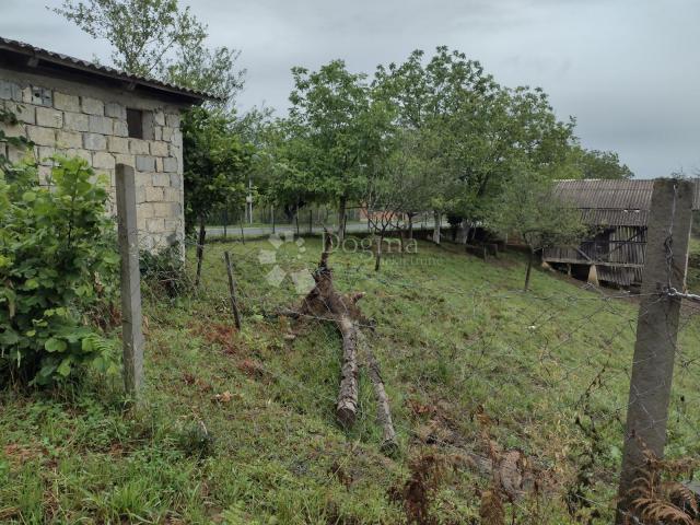 Veliko i uredno imanje, blizina glavnog grada