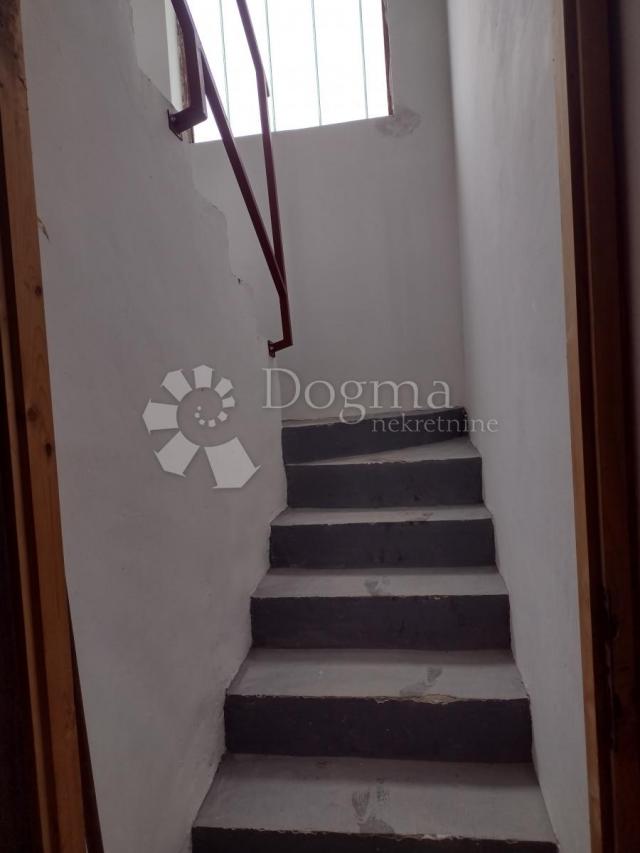 House Dugo Selo Lasinjsko, Gvozd, 122m2