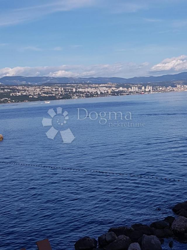 Opatija, Centar, 2s+db,  prvi red do mora