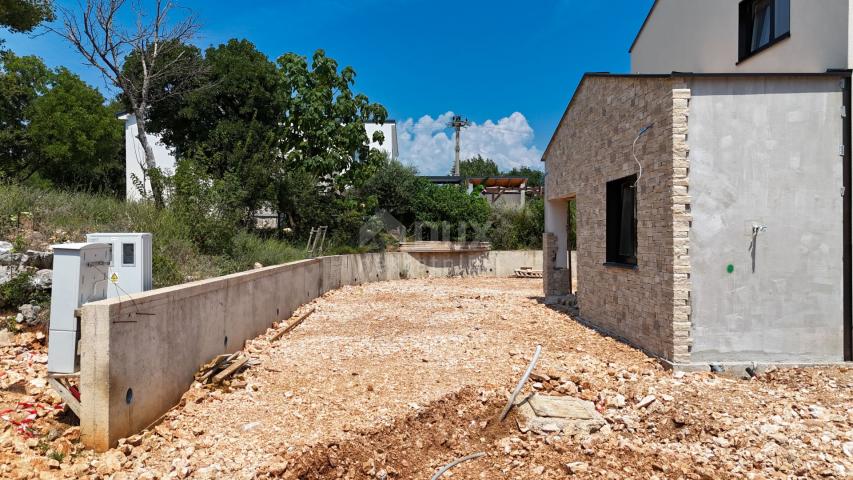 ISLAND OF KRK, inland - Luxury house with pool under construction