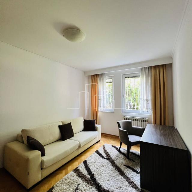 Superbly equipped three-room apartment Skenderija Center for rent