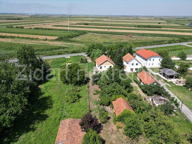 Građevinsko zemljište 46 ari  na glavnom putu