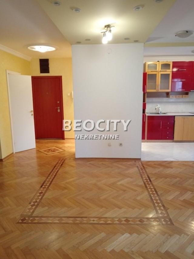 Novi Sad, Centar, Pavla Papa, 3. 0, 117m2, 1000EUR parking mesto