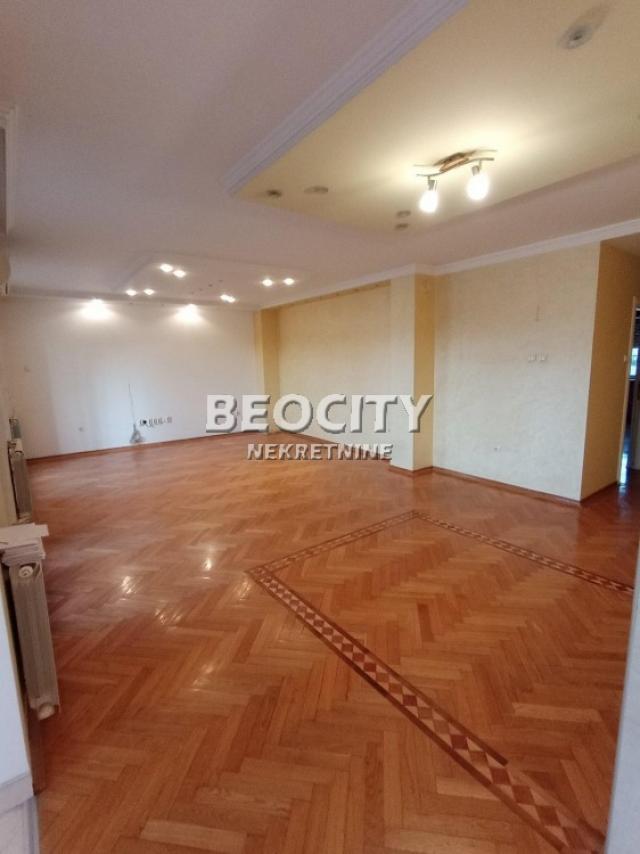 Novi Sad, Centar, Pavla Papa, 3. 0, 117m2, 1000EUR parking mesto