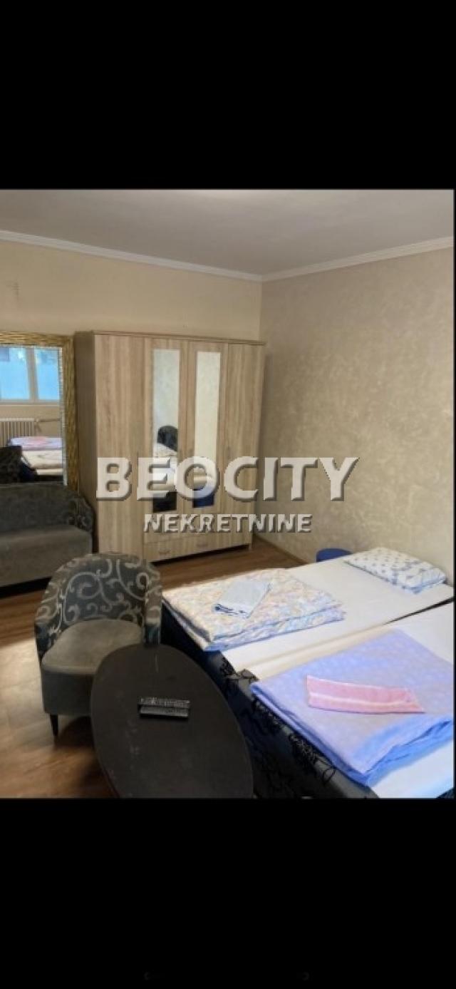 Novi Sad, Centar, Maksima Gorkog, 2. 5, 60m2, 800EUR