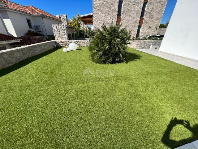 STADT KRK - Luxusvilla mit Pool und Meerblick