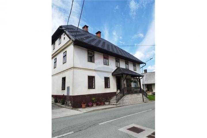 House Prezid, Čabar, 1.000m2