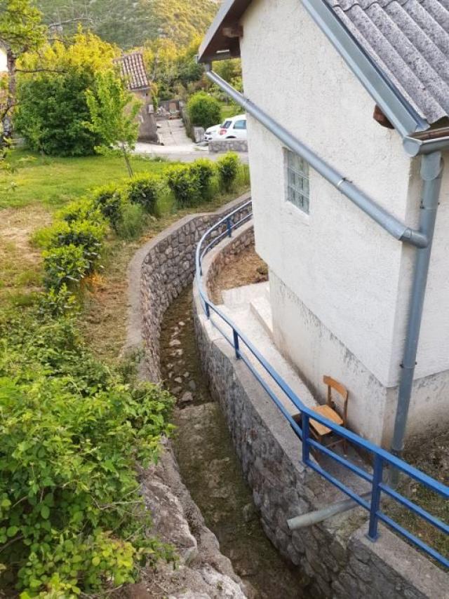 CRIKVENICA, GRIŽANE - samostojeća kuća na odličnoj lokaciji