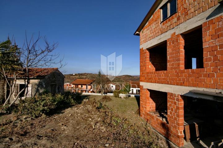 Momjan, ein außergewöhnliches Haus mit einer wunderschönen Aussicht!