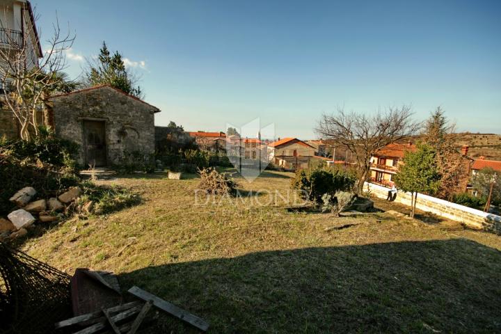 Momjan, ein außergewöhnliches Haus mit einer wunderschönen Aussicht!