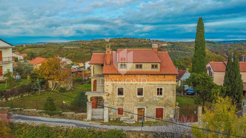 Momjan, ein außergewöhnliches Haus mit einer wunderschönen Aussicht!