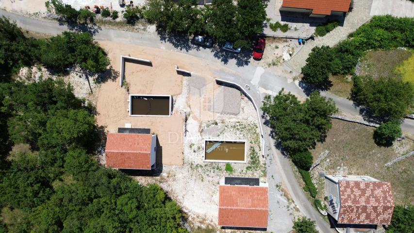 Labin, zwei renovierte Steinhäuser mit Swimmingpool, Meerblick