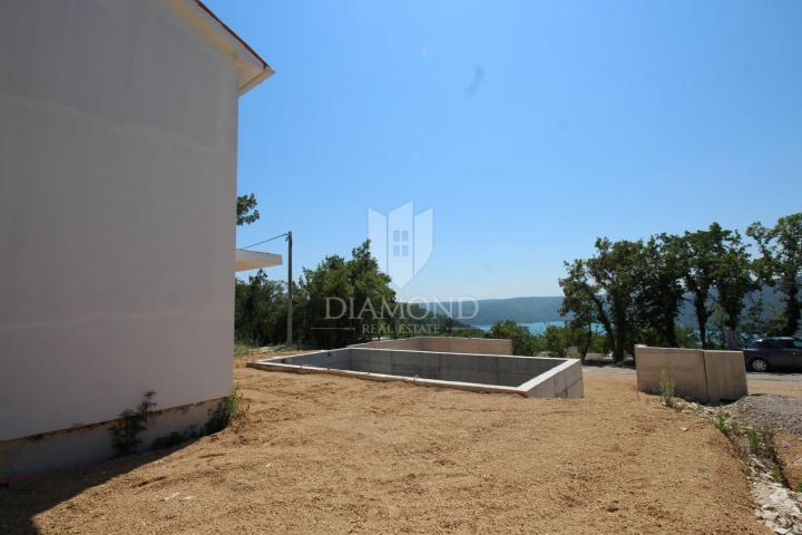 Labin, zwei renovierte Steinhäuser mit Swimmingpool, Meerblick