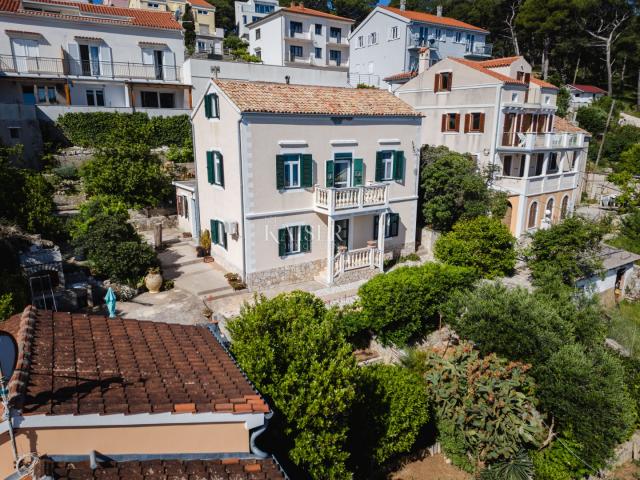 Otok Lošinj, Mali Lošinj - predivna villa u staroj jezgri