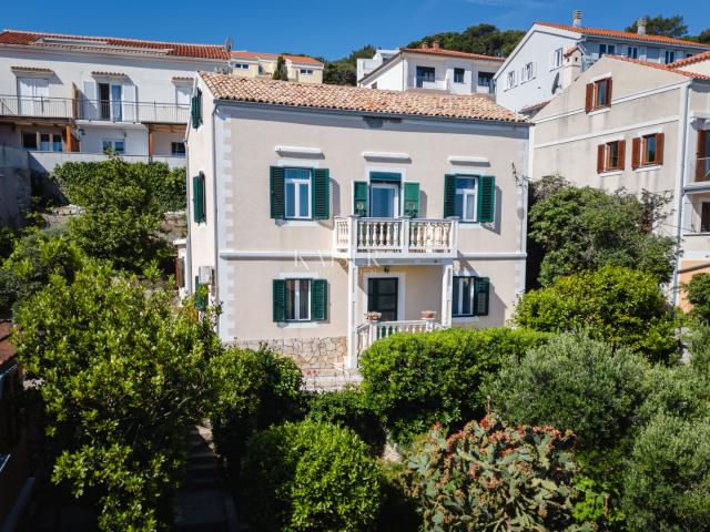 Otok Lošinj, Mali Lošinj - predivna villa u staroj jezgri